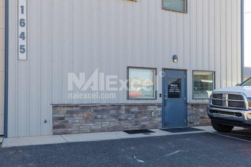 1645 S Arabian Way, Washington, UT à louer - Photo de l’immeuble – Image 2 sur 8