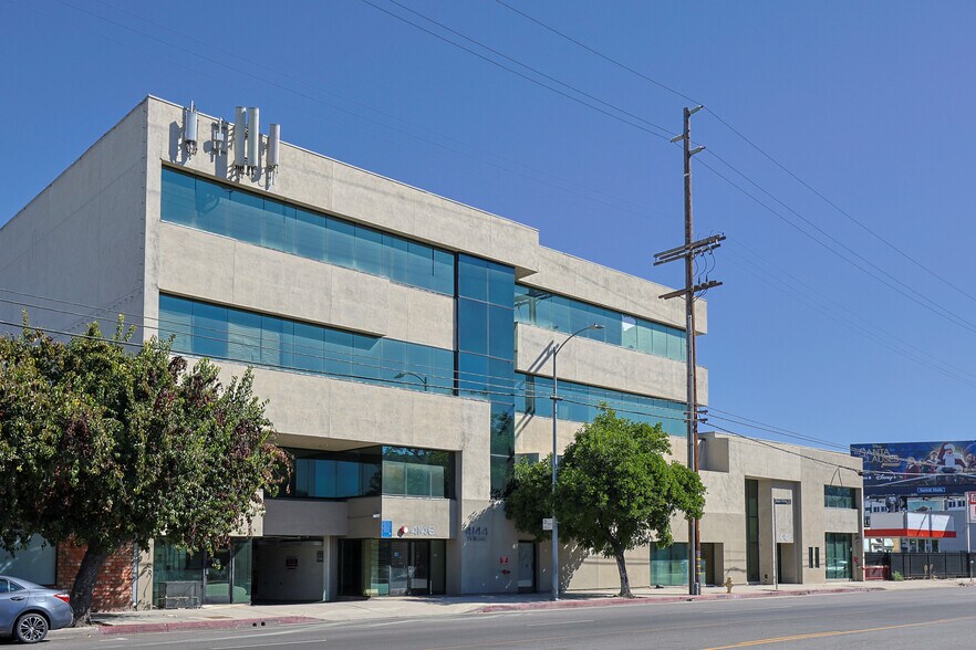 4142 Lankershim Blvd, North Hollywood, CA à louer - Photo de l’immeuble – Image 3 sur 15