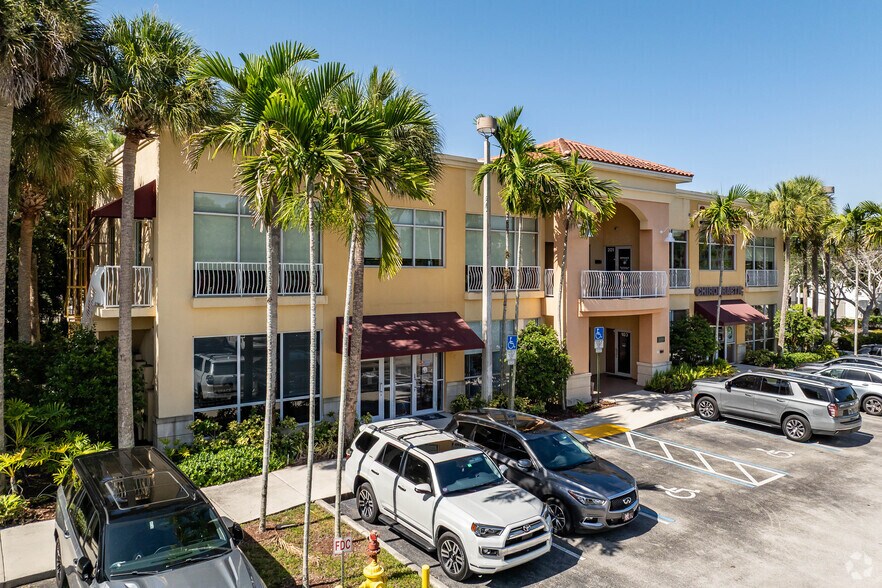 10189 Cleary Blvd, Plantation, FL à louer - Photo de l’immeuble – Image 1 sur 8