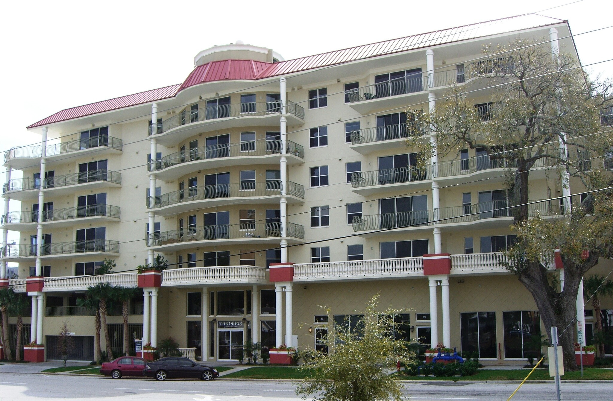 780 Fourth Ave S, Saint Petersburg, FL à louer Photo principale– Image 1 sur 20