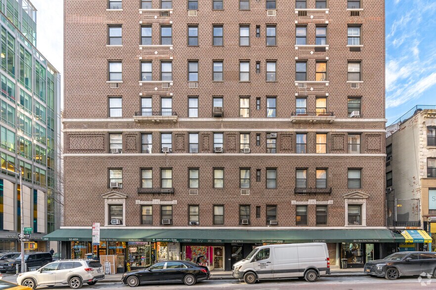 1210-1218 Lexington Ave, New York, NY à louer - Photo de l’immeuble – Image 3 sur 5
