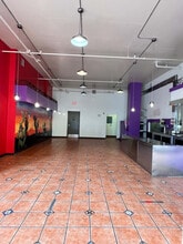 3301-3311 E 12th St, Oakland, CA à louer Photo intérieure– Image 1 sur 15