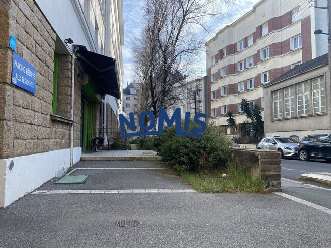Plus de détails pour Local commercial à louer
