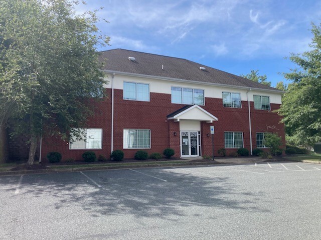12 PGA Dr, Stafford, VA à louer - Photo de l’immeuble – Image 2 sur 3