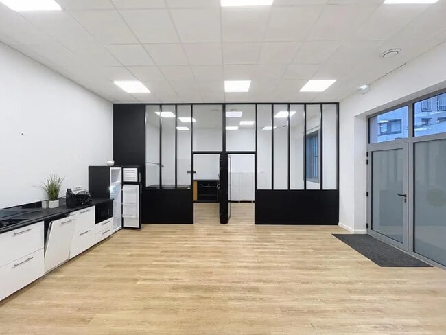 Plus de détails pour 114 Grande Rue De Saint-Clair, Caluire-et-Cuire - Local commercial à louer