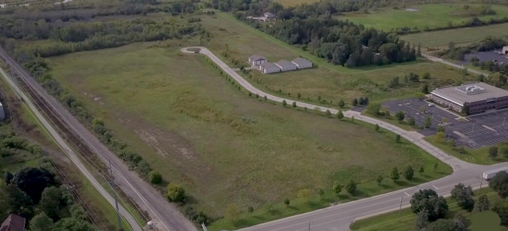 Donges Bay Rd & Baldev Ct, Mequon, WI à vendre Photo de l’immeuble– Image 1 sur 3