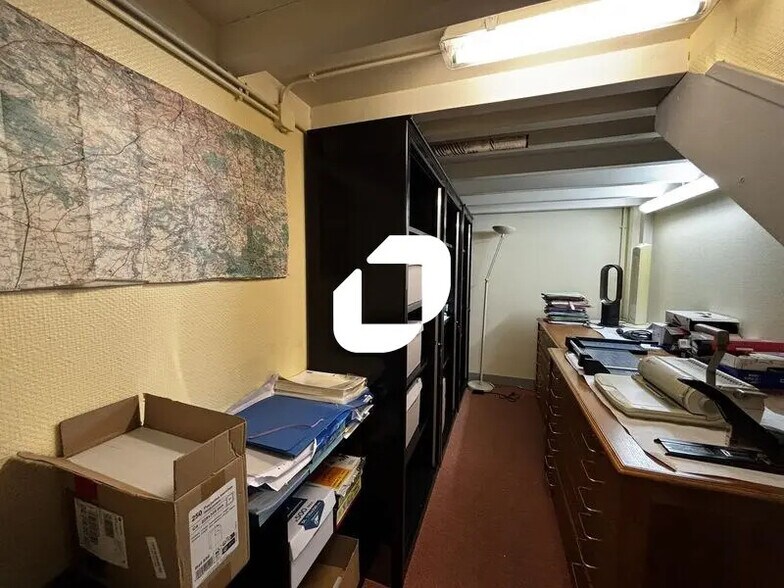 Bureau dans Évry-Courcouronnes à vendre - Photo de l’immeuble – Image 3 sur 12