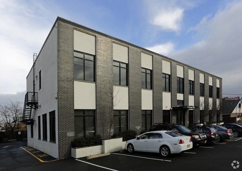 12 Lincoln Blvd, Emerson, NJ à louer - Photo de l’immeuble – Image 2 sur 4
