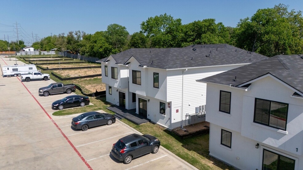 6820 Blue Dawn Trl, Austin, TX à vendre - Photo principale – Image 1 sur 8