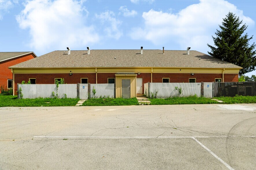 6635 E 21st St, Indianapolis, IN à vendre - Photo de l’immeuble – Image 3 sur 25