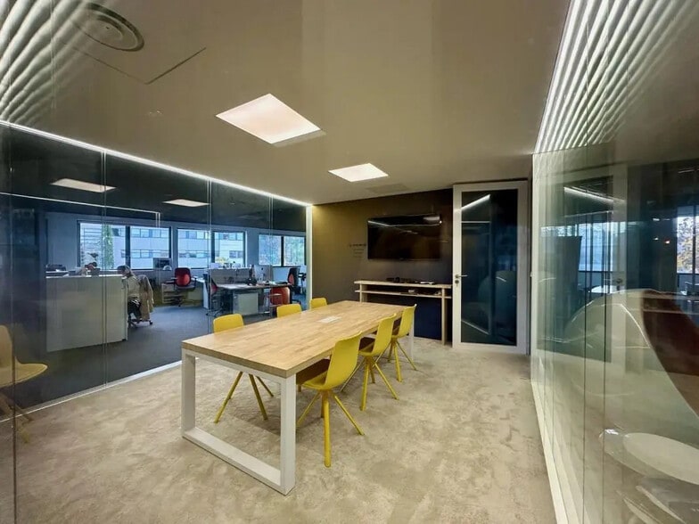 3 Allée Des Séquoias, Limonest à louer - Photo de l’immeuble – Image 3 sur 4