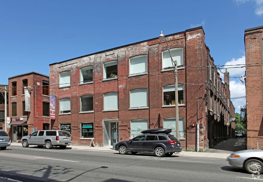272 Richmond St E, Toronto, ON à louer - Photo de l’immeuble – Image 1 sur 2