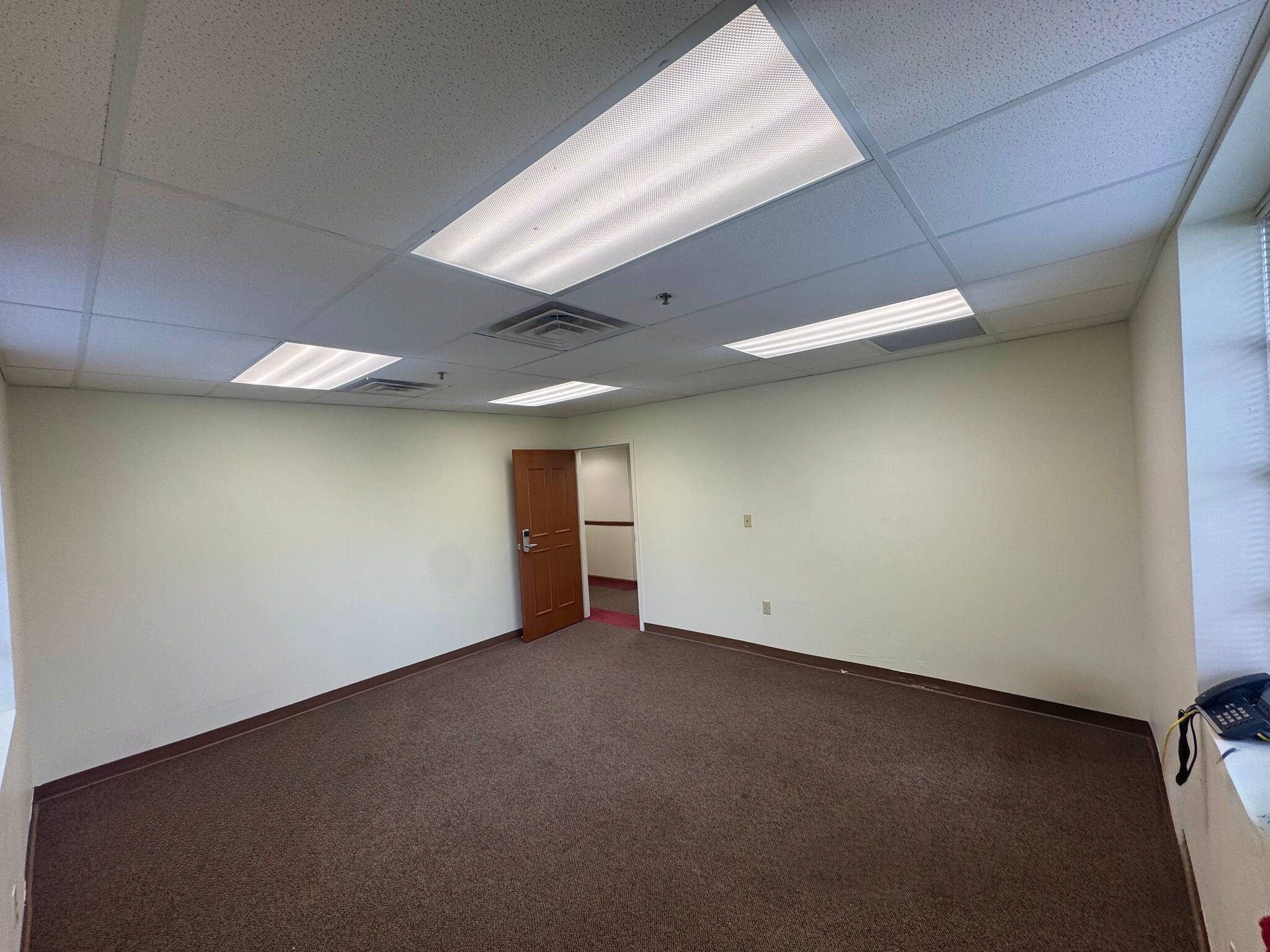2881 E Oakland Park Blvd, Fort Lauderdale, FL à louer Photo intérieure– Image 1 sur 27