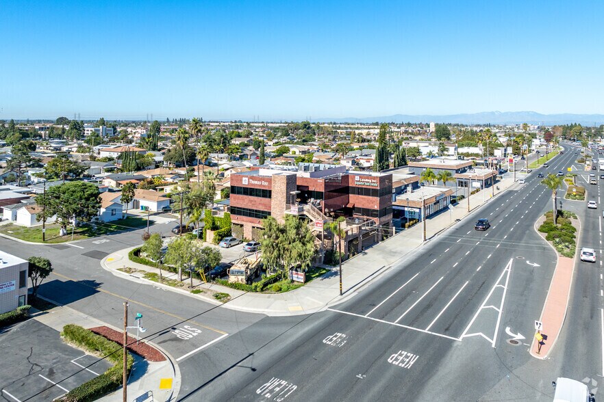 13833 Beach Blvd, Westminster, CA à vendre - Aérien – Image 2 sur 8