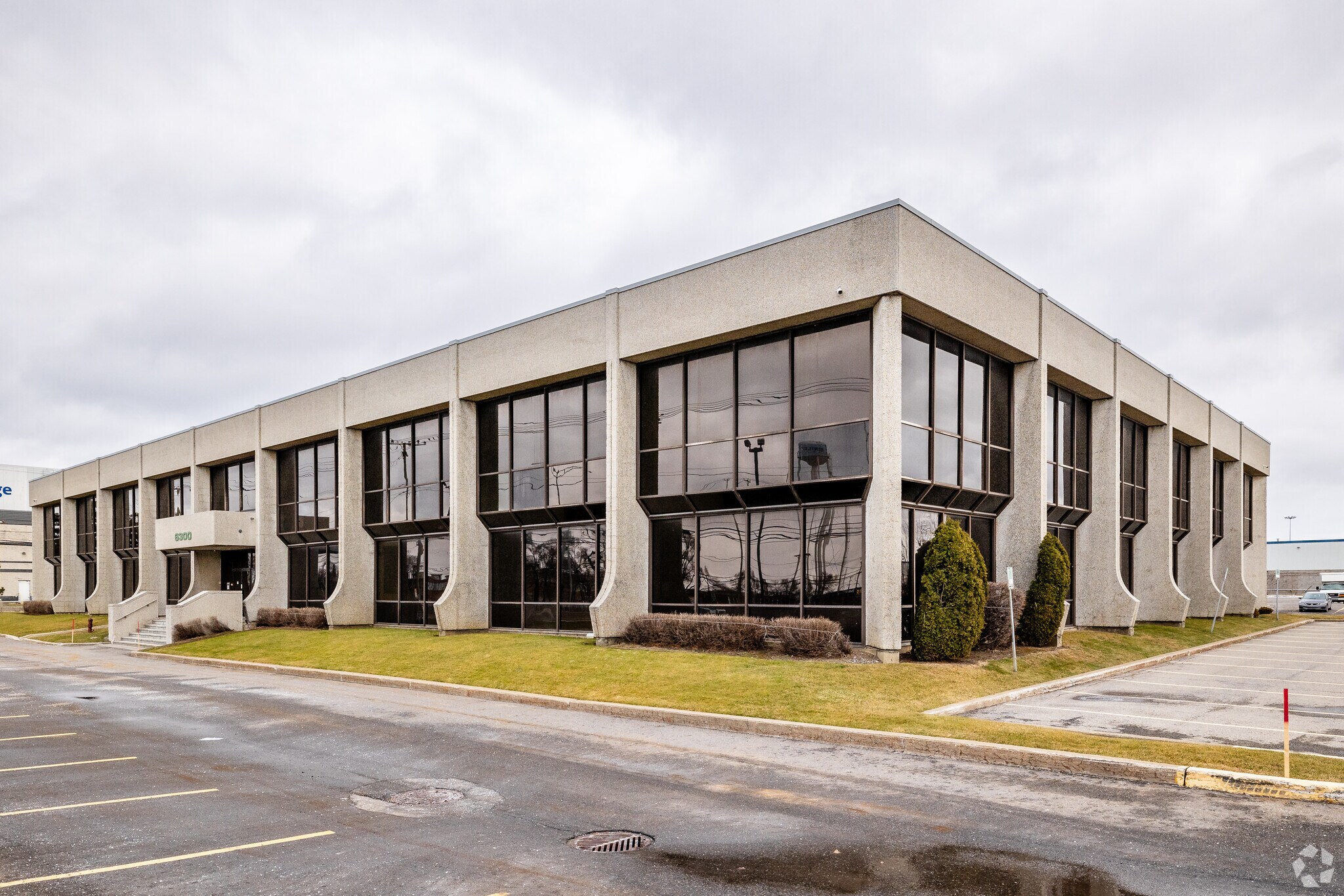 6300 Ch de la Côte-de-Liesse, Montréal, QC à louer Photo principale– Image 1 sur 4