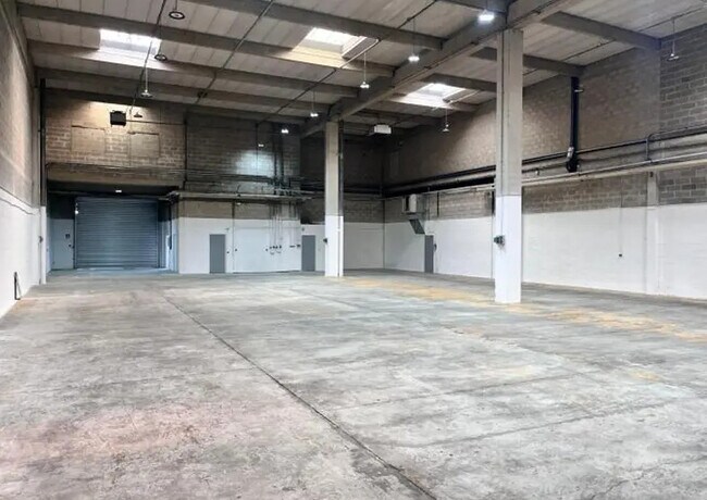 Plus de détails pour Local d'activités à louer