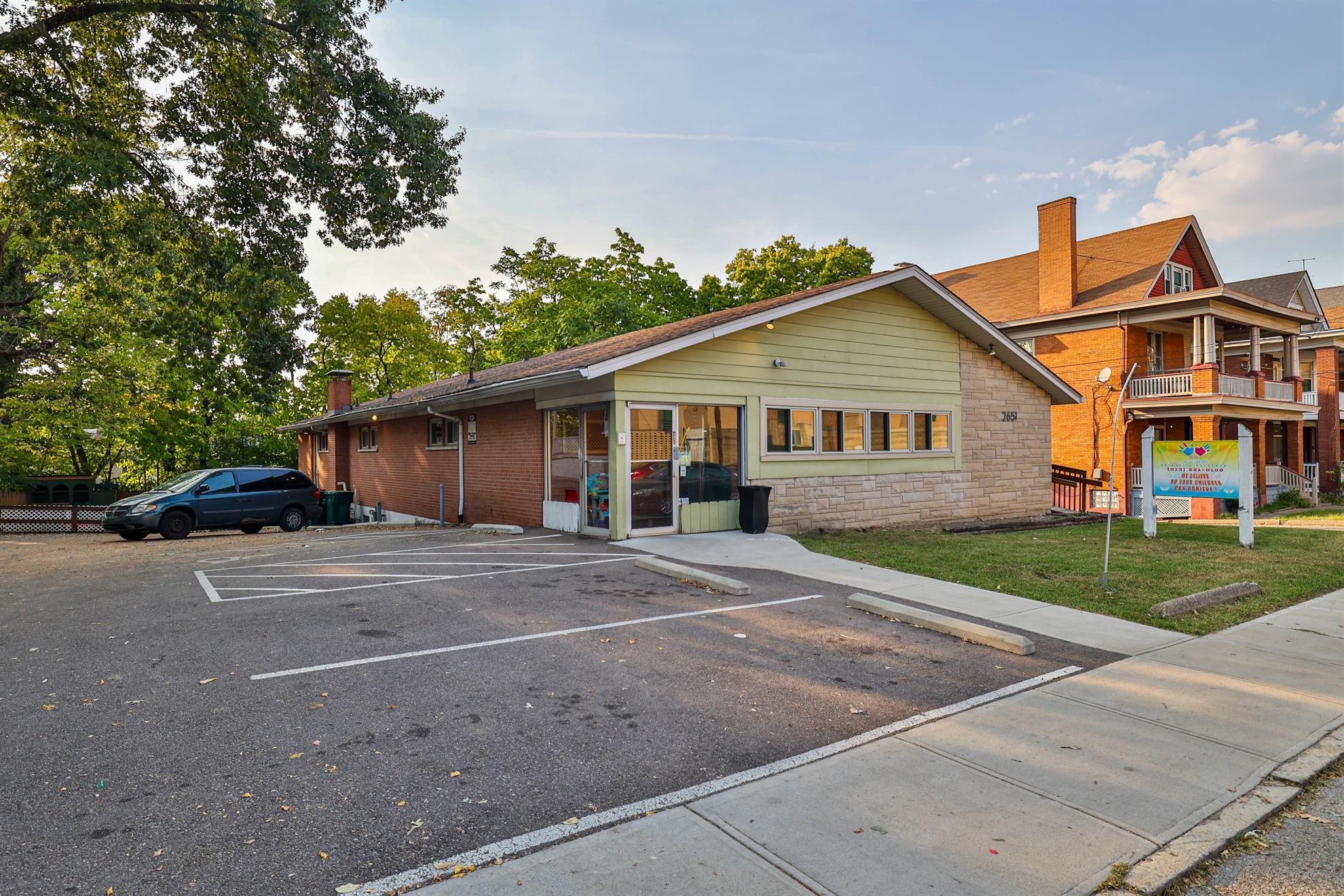 2651 Highland Ave, Cincinnati, OH à vendre Photo de l’immeuble– Image 1 sur 35