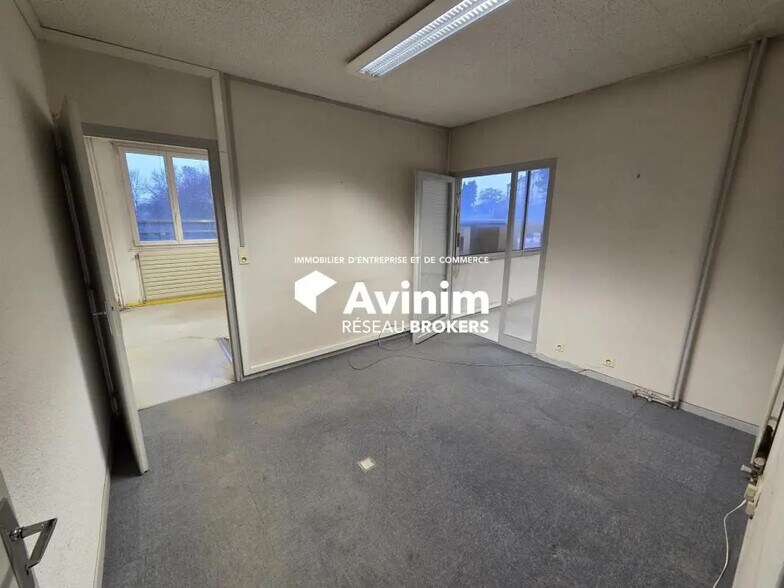 Local d’activités dans Saint-Genis-Pouilly à louer - Photo intérieure – Image 2 sur 10