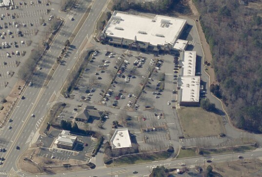 885 Woodstock Rd, Roswell, GA à louer - Photo de l’immeuble – Image 3 sur 7
