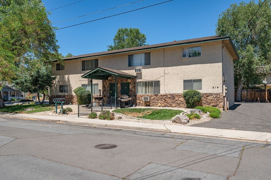 314 W Eighth St, Carson City, NV à vendre - Photo de l’immeuble – Image 2 sur 12