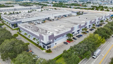 8301 NW 27th St, Miami, FL à louer Photo intérieure– Image 1 sur 4