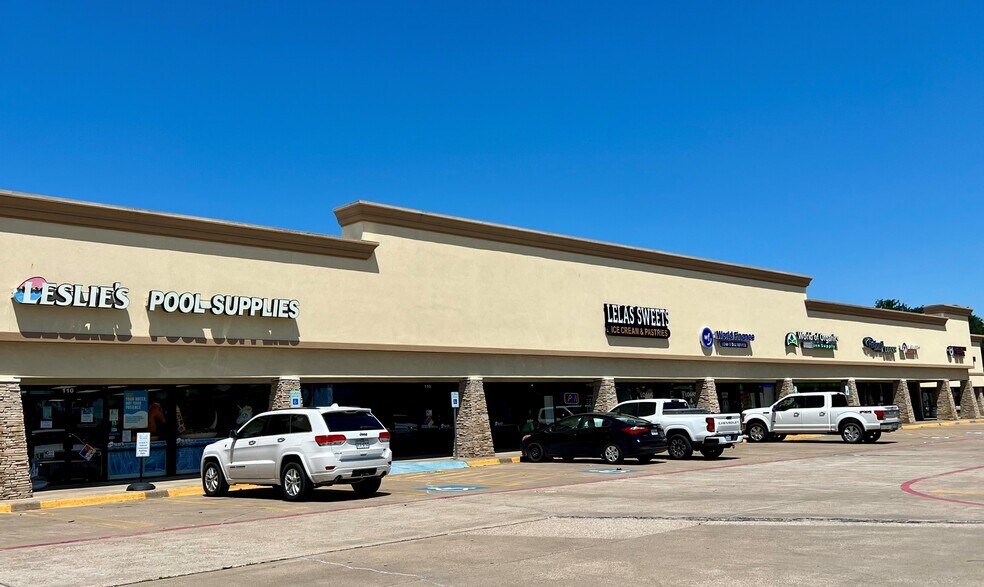 200-230 W Parker Rd, Plano, TX à louer - Photo de l’immeuble – Image 1 sur 2