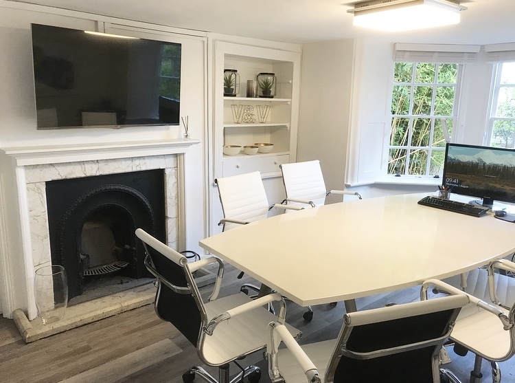 79A High St, Esher à louer Photo intérieure– Image 1 sur 6