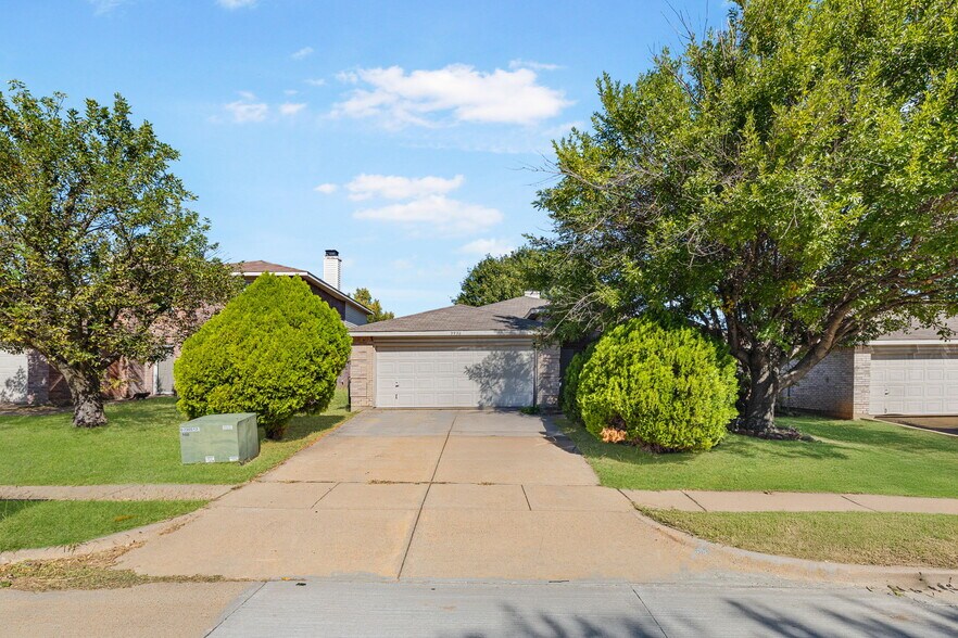 3936 Golden Horn Ln, Fort Worth, TX à vendre - Photo de l’immeuble – Image 2 sur 3