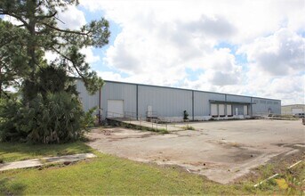 17550 East St, North Fort Myers, FL à louer Photo intérieure– Image 2 sur 9