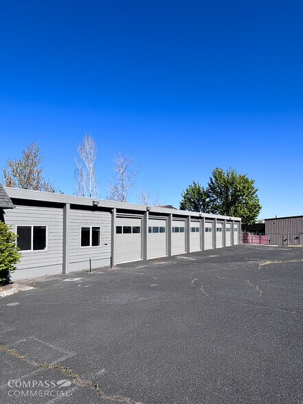 100 NE Hawthorne Ave, Bend, OR à louer - Photo de l’immeuble – Image 2 sur 5
