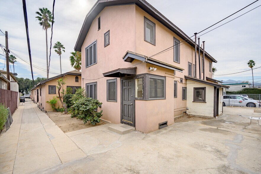 415-417 Riverdale Dr, Glendale, CA à vendre - Photo de l’immeuble – Image 3 sur 13
