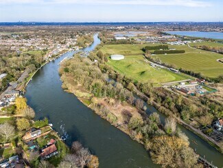 Plus de détails pour Waterside Dr, Walton On Thames - Terrain à louer