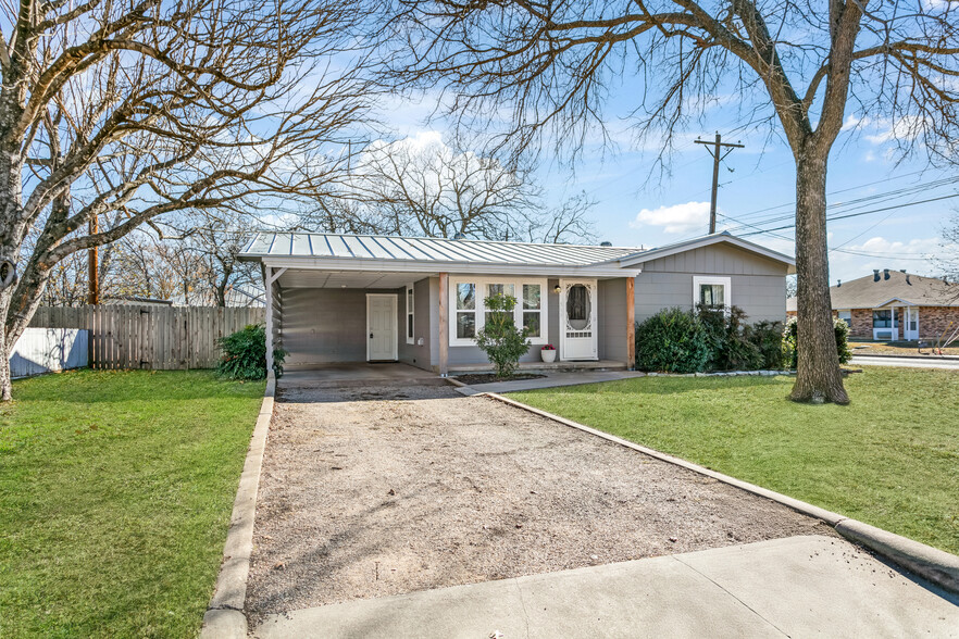 513 S Olive St, Fredericksburg, TX à vendre - Photo principale – Image 1 sur 21
