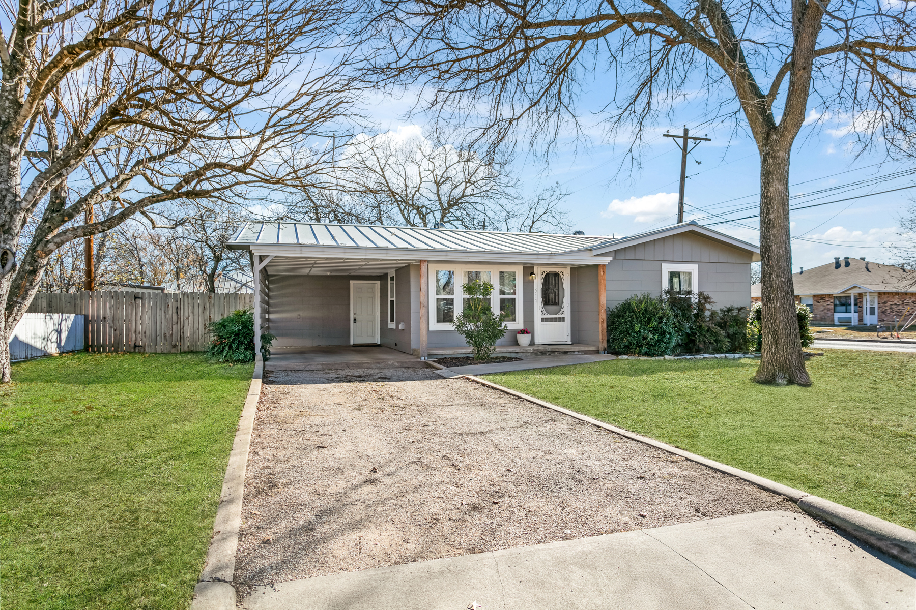 513 S Olive St, Fredericksburg, TX à vendre Photo principale– Image 1 sur 22