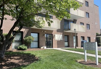 Plus de détails pour 33 W Chester Pike, Ridley Park, PA - Logement à vendre