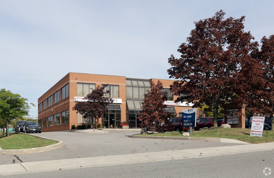 141 Brunel Rd, Mississauga, ON à louer - Photo de l’immeuble – Image 3 sur 5