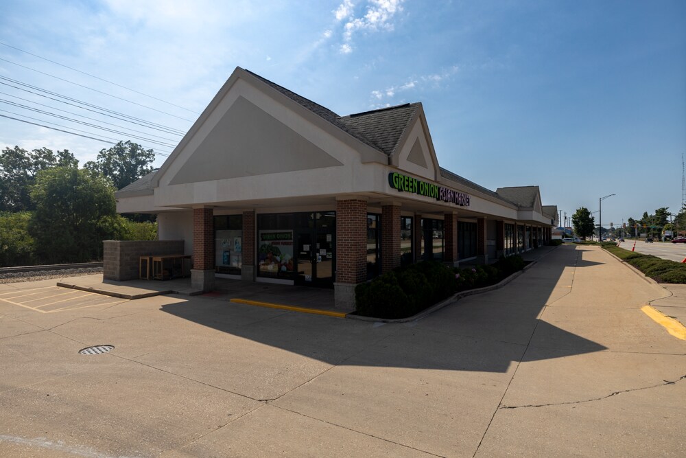 2000 S Neil St, Champaign, IL à louer Photo intérieure– Image 1 sur 29