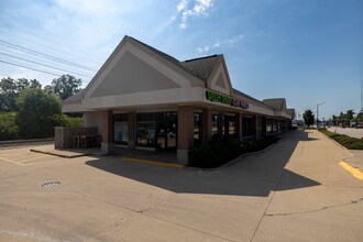 2000 S Neil St, Champaign, IL à louer Photo intérieure– Image 1 sur 29