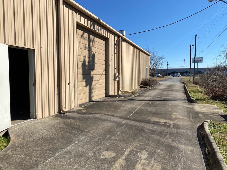 101 Wilson Way, Calera, AL à vendre - Photo de l’immeuble – Image 2 sur 12