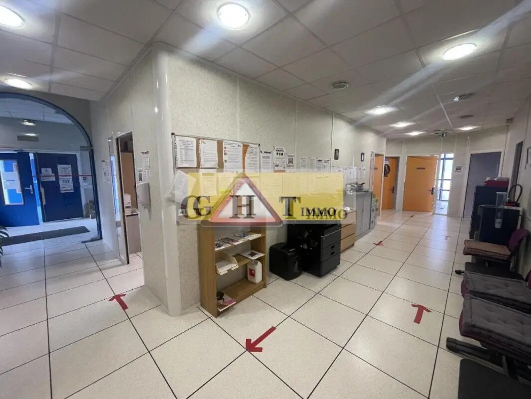 Industriel/Logistique dans Choisy-le-Roi à louer Hall d’entrée– Image 1 sur 6