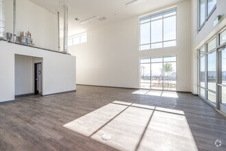 19472 Cajon Blvd, San Bernardino, CA à louer Photo intérieure– Image 2 sur 12