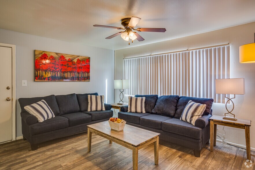 2641 W Butler Dr, Phoenix, AZ à vendre - Photo intérieure – Image 2 sur 9