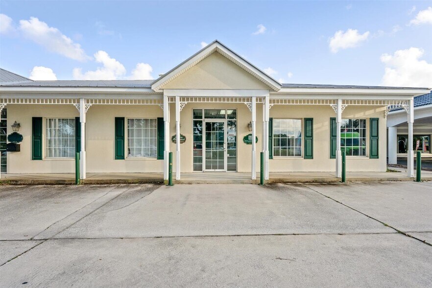 8255 Wickham Rd, Melbourne, FL à louer - Photo de l’immeuble – Image 3 sur 3
