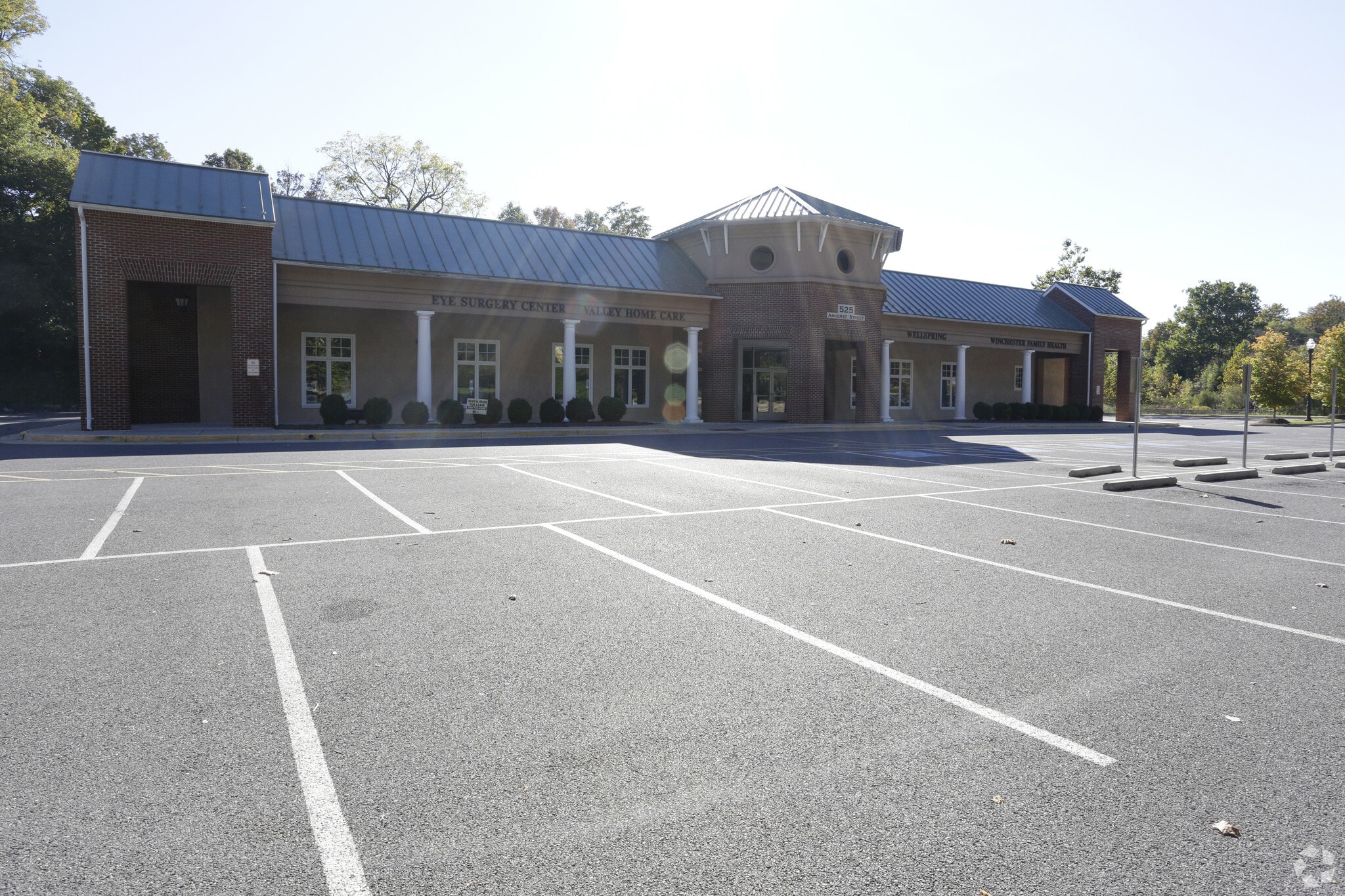 525 Amherst St, Winchester, VA à louer Photo principale– Image 1 sur 23