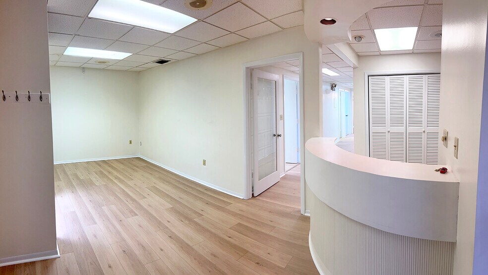 4501 N Armenia Ave, Tampa, FL à louer - Photo de l’immeuble – Image 3 sur 10