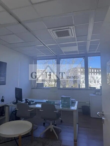 Bureau dans Maisons-Alfort à vendre - Photo de l’immeuble – Image 2 sur 16