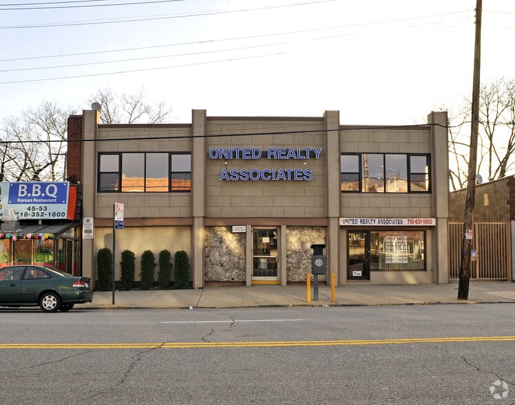 4557 Bell Blvd, Bayside, NY à louer - Photo principale – Image 1 sur 4