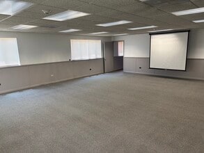 130 W Armory Dr, South Holland, IL à vendre Photo intérieure– Image 2 sur 4