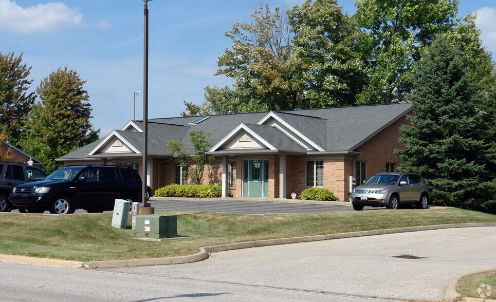 918 Trailwood Dr, Youngstown, OH à vendre - Photo de l’immeuble – Image 1 sur 6