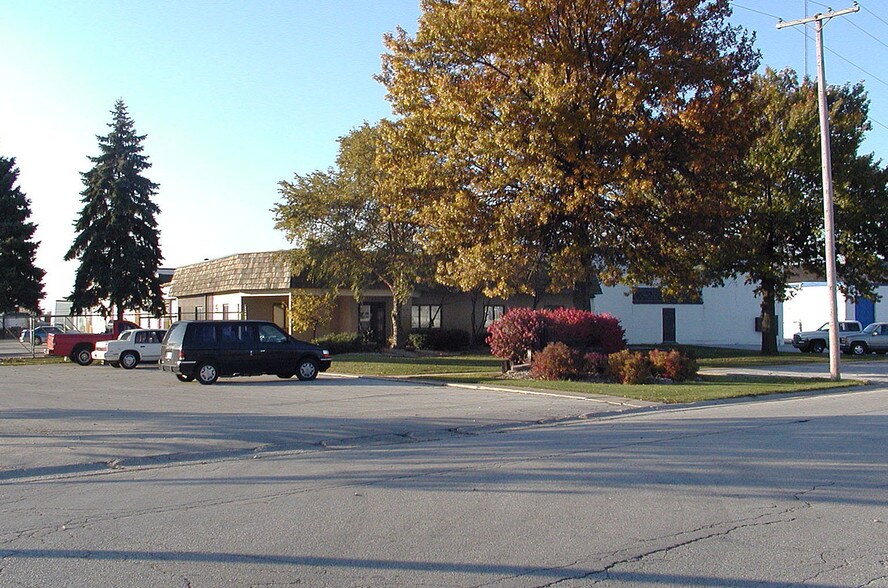 2550 Industrial Dr, Highland, IN à louer - Photo de l’immeuble – Image 2 sur 4